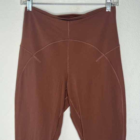 Lululemon Women’s Unlimited High-Rise Crop 23” Ancient Copper Keyhole Leggings - Picture 7 of 15